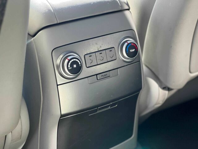 Сірий Хендай іх55 (Веракруз), об'ємом двигуна 3.8 л та пробігом 238 тис. км за 10800 $, фото 14 на Automoto.ua