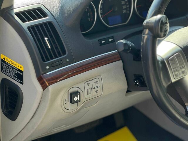 Сірий Хендай іх55 (Веракруз), об'ємом двигуна 3.8 л та пробігом 238 тис. км за 10800 $, фото 7 на Automoto.ua