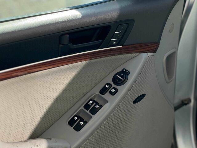 Сірий Хендай іх55 (Веракруз), об'ємом двигуна 3.8 л та пробігом 238 тис. км за 10800 $, фото 6 на Automoto.ua