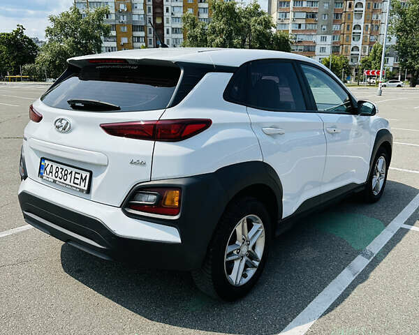 Білий Хендай Kona, об'ємом двигуна 1.58 л та пробігом 128 тис. км за 16500 $, фото 5 на Automoto.ua