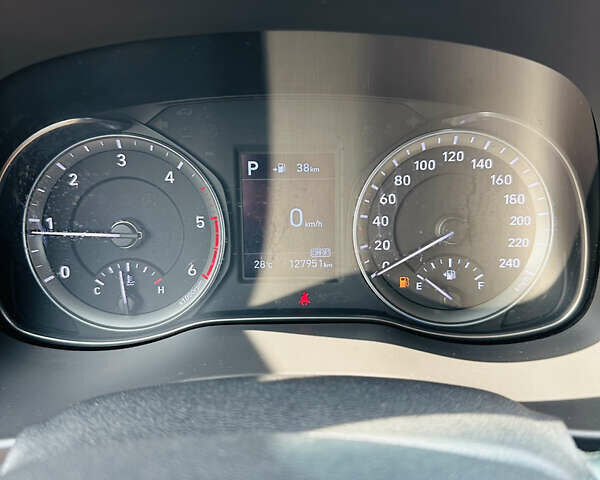 Білий Хендай Kona, об'ємом двигуна 1.58 л та пробігом 128 тис. км за 16500 $, фото 12 на Automoto.ua