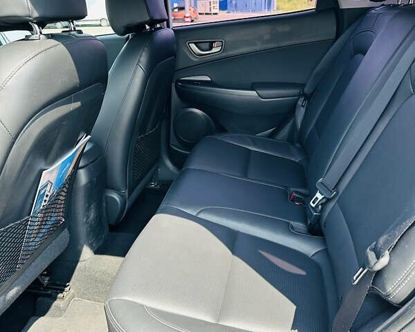 Білий Хендай Kona, об'ємом двигуна 1.58 л та пробігом 128 тис. км за 16500 $, фото 7 на Automoto.ua