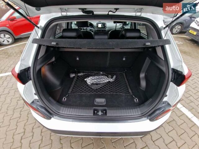 Белый Хендай Kona, объемом двигателя 0 л и пробегом 15 тыс. км за 15300 $, фото 50 на Automoto.ua