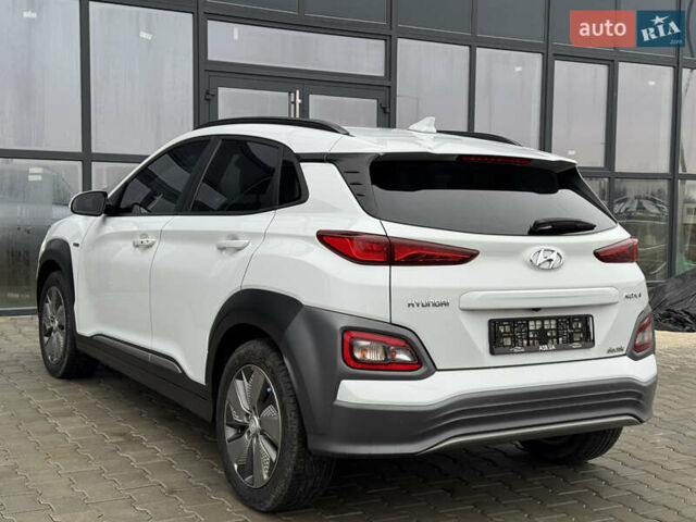 Белый Хендай Kona, объемом двигателя 0 л и пробегом 179 тыс. км за 16350 $, фото 15 на Automoto.ua