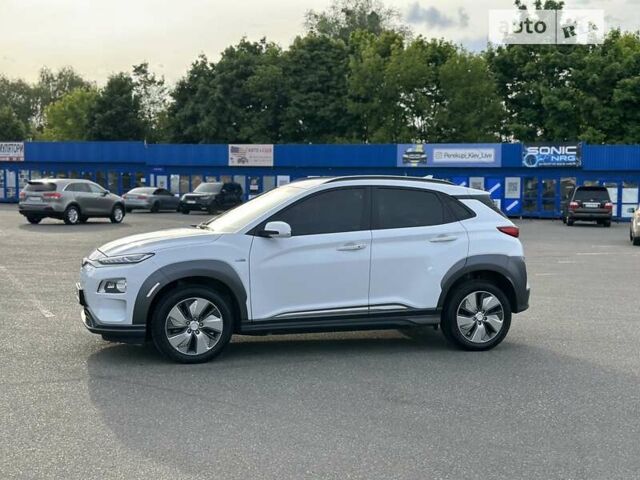 Білий Хендай Kona, об'ємом двигуна 0 л та пробігом 70 тис. км за 22500 $, фото 9 на Automoto.ua