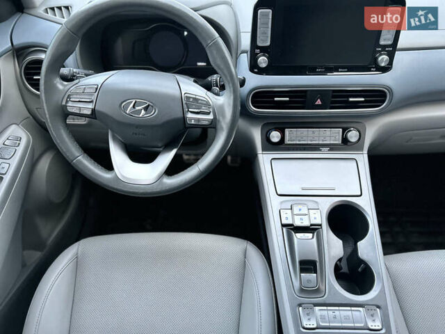 Белый Хендай Kona, объемом двигателя 0 л и пробегом 126 тыс. км за 16999 $, фото 17 на Automoto.ua
