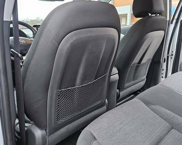 Белый Хендай Kona, объемом двигателя 0 л и пробегом 155 тыс. км за 16000 $, фото 26 на Automoto.ua