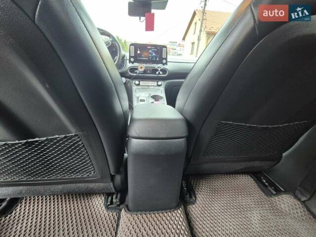 Белый Хендай Kona, объемом двигателя 0 л и пробегом 179 тыс. км за 17000 $, фото 13 на Automoto.ua