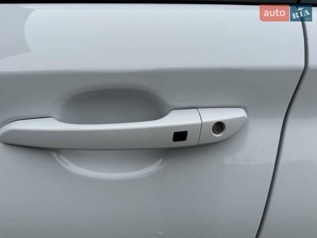 Белый Хендай Kona, объемом двигателя 0 л и пробегом 179 тыс. км за 16350 $, фото 27 на Automoto.ua