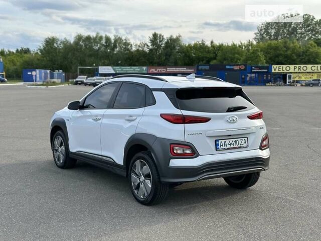 Білий Хендай Kona, об'ємом двигуна 0 л та пробігом 70 тис. км за 22500 $, фото 10 на Automoto.ua