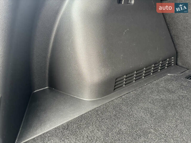 Белый Хендай Kona, объемом двигателя 0 л и пробегом 179 тыс. км за 16350 $, фото 72 на Automoto.ua