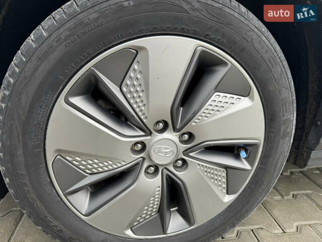 Белый Хендай Kona, объемом двигателя 0 л и пробегом 179 тыс. км за 16350 $, фото 75 на Automoto.ua