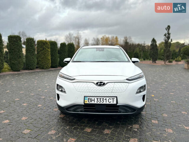 Белый Хендай Kona, объемом двигателя 0 л и пробегом 126 тыс. км за 16999 $, фото 1 на Automoto.ua