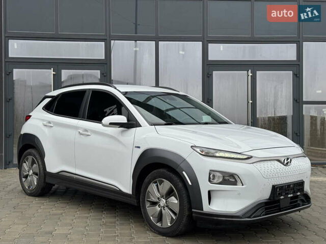 Белый Хендай Kona, объемом двигателя 0 л и пробегом 179 тыс. км за 16350 $, фото 12 на Automoto.ua