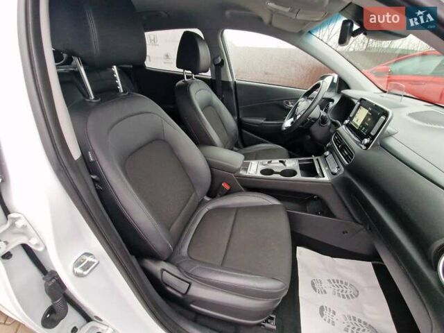 Белый Хендай Kona, объемом двигателя 0 л и пробегом 15 тыс. км за 15300 $, фото 46 на Automoto.ua