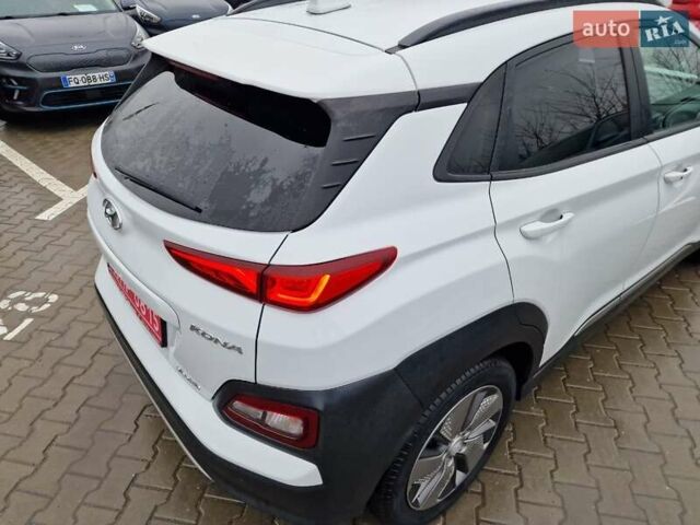 Белый Хендай Kona, объемом двигателя 0 л и пробегом 15 тыс. км за 15300 $, фото 12 на Automoto.ua
