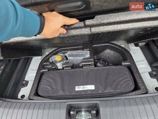 Белый Хендай Kona, объемом двигателя 0 л и пробегом 38 тыс. км за 15000 $, фото 9 на Automoto.ua