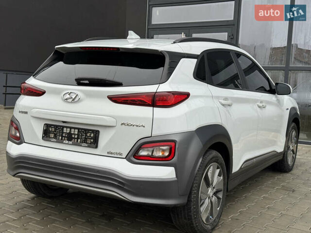 Белый Хендай Kona, объемом двигателя 0 л и пробегом 179 тыс. км за 16350 $, фото 16 на Automoto.ua