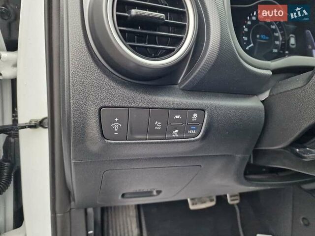 Белый Хендай Kona, объемом двигателя 0 л и пробегом 15 тыс. км за 15300 $, фото 22 на Automoto.ua