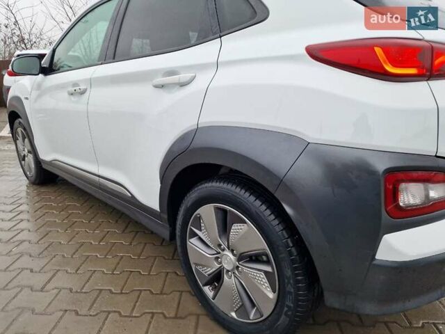 Белый Хендай Kona, объемом двигателя 0 л и пробегом 15 тыс. км за 15300 $, фото 15 на Automoto.ua