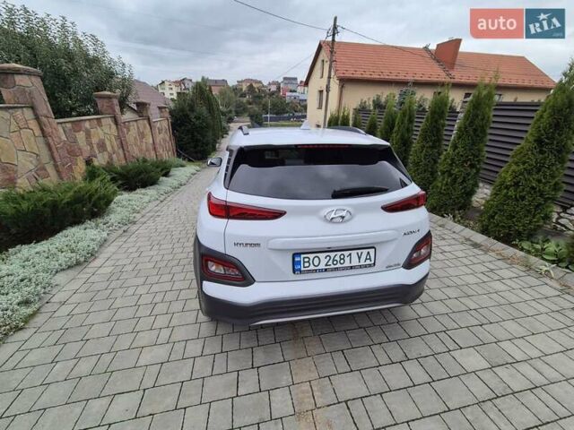 Белый Хендай Kona, объемом двигателя 0 л и пробегом 179 тыс. км за 17000 $, фото 8 на Automoto.ua