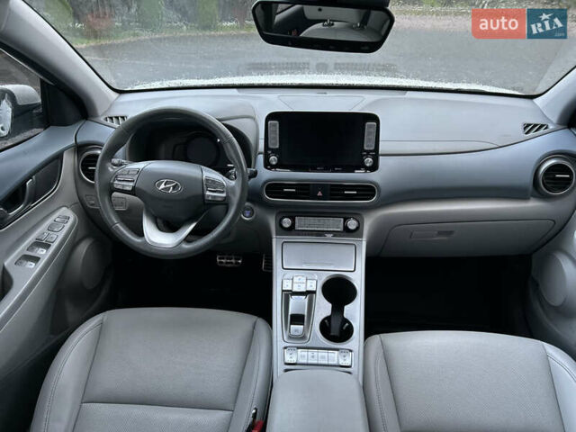Белый Хендай Kona, объемом двигателя 0 л и пробегом 126 тыс. км за 16999 $, фото 16 на Automoto.ua