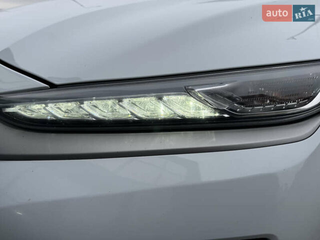 Белый Хендай Kona, объемом двигателя 0 л и пробегом 179 тыс. км за 16350 $, фото 23 на Automoto.ua