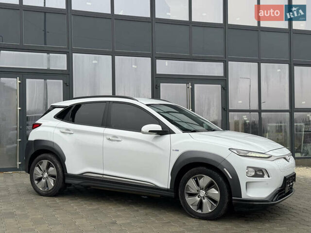 Белый Хендай Kona, объемом двигателя 0 л и пробегом 179 тыс. км за 16350 $, фото 11 на Automoto.ua