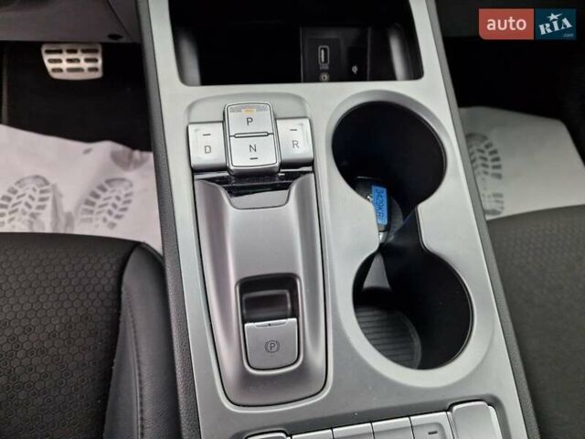 Белый Хендай Kona, объемом двигателя 0 л и пробегом 15 тыс. км за 15300 $, фото 38 на Automoto.ua