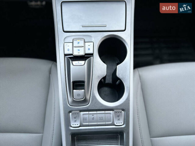 Белый Хендай Kona, объемом двигателя 0 л и пробегом 126 тыс. км за 16999 $, фото 18 на Automoto.ua