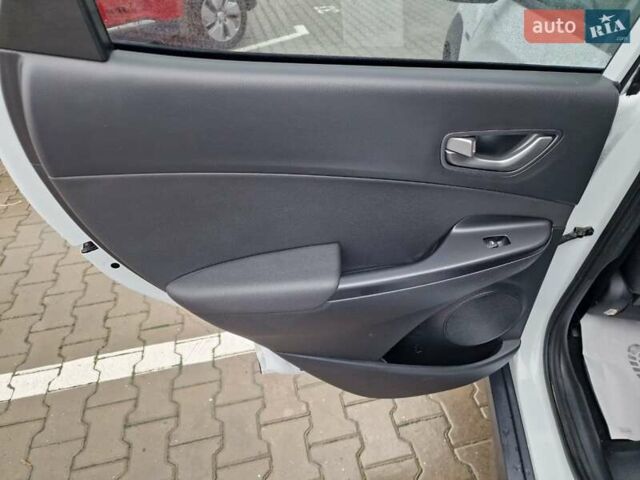 Белый Хендай Kona, объемом двигателя 0 л и пробегом 15 тыс. км за 15300 $, фото 41 на Automoto.ua