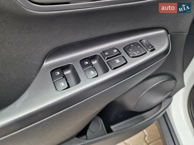 Белый Хендай Kona, объемом двигателя 0 л и пробегом 15 тыс. км за 15300 $, фото 20 на Automoto.ua