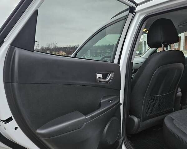 Белый Хендай Kona, объемом двигателя 0 л и пробегом 155 тыс. км за 16000 $, фото 22 на Automoto.ua