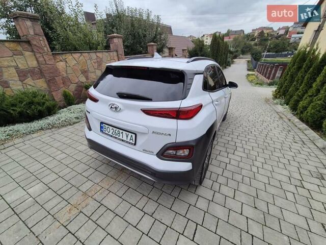 Белый Хендай Kona, объемом двигателя 0 л и пробегом 179 тыс. км за 17000 $, фото 7 на Automoto.ua