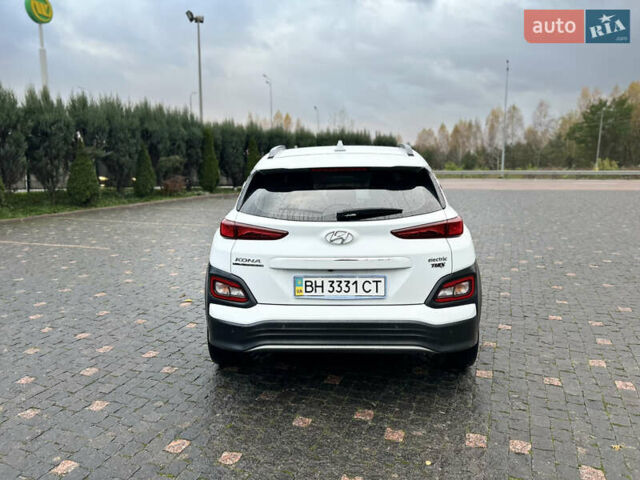 Белый Хендай Kona, объемом двигателя 0 л и пробегом 126 тыс. км за 16999 $, фото 5 на Automoto.ua