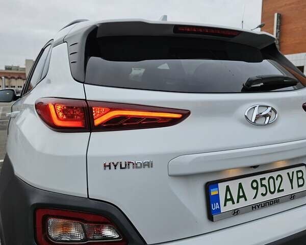 Белый Хендай Kona, объемом двигателя 0 л и пробегом 155 тыс. км за 16000 $, фото 10 на Automoto.ua