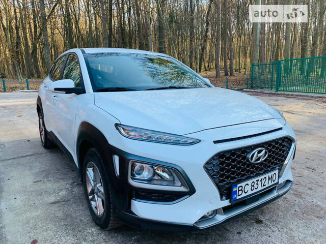 Білий Хендай Kona, об'ємом двигуна 2 л та пробігом 88 тис. км за 15200 $, фото 2 на Automoto.ua