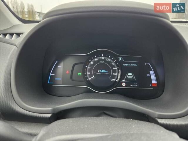 Белый Хендай Kona, объемом двигателя 0 л и пробегом 38 тыс. км за 15000 $, фото 11 на Automoto.ua