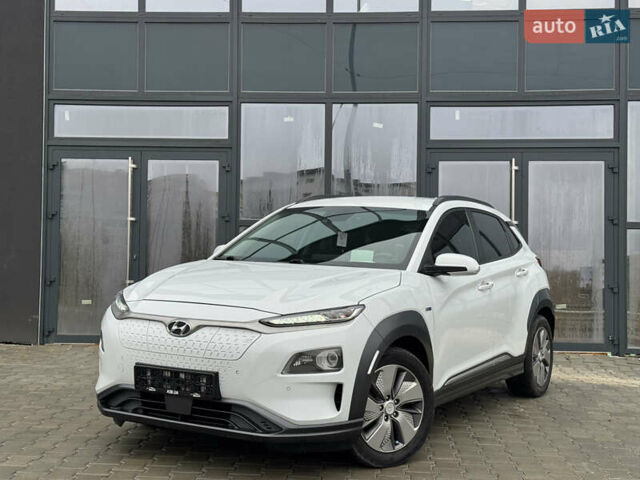 Белый Хендай Kona, объемом двигателя 0 л и пробегом 179 тыс. км за 16350 $, фото 1 на Automoto.ua