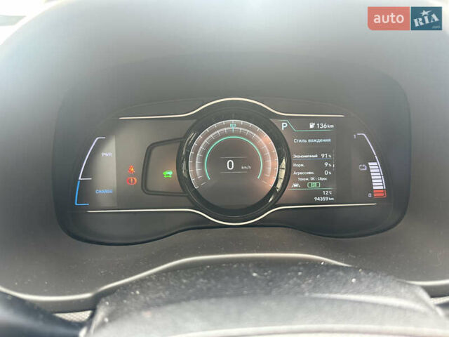 Хендай Kona 2018 в Хмельницком на Automoto.ua Белый Хендай Kona, объемом двигателя 0 л и пробегом 94 тыс. км за 14800 $, фото 3 на Automoto.ua