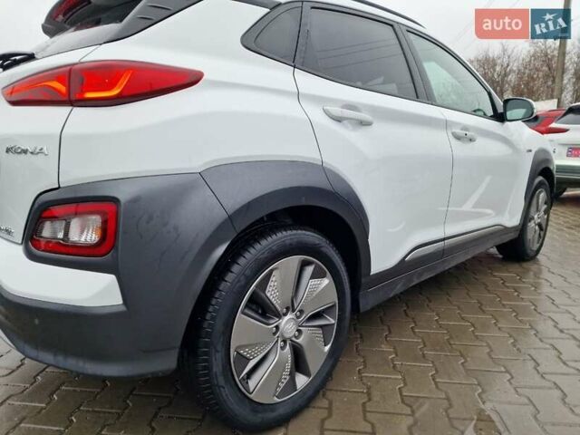 Белый Хендай Kona, объемом двигателя 0 л и пробегом 15 тыс. км за 15300 $, фото 10 на Automoto.ua