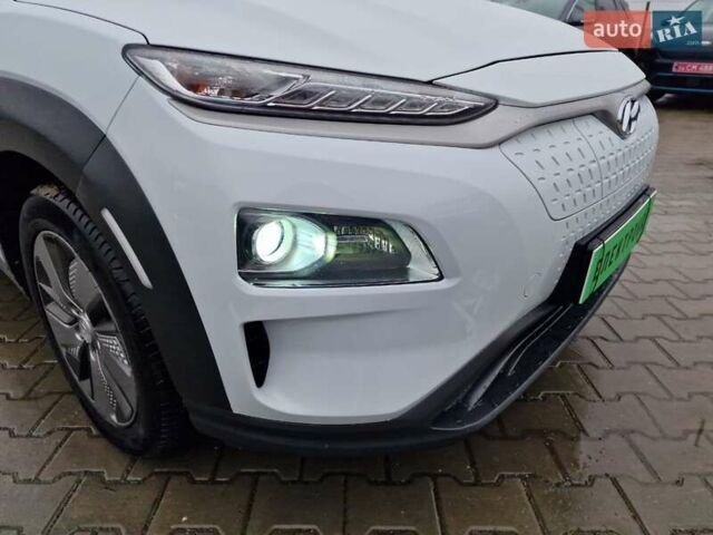Белый Хендай Kona, объемом двигателя 0 л и пробегом 15 тыс. км за 15300 $, фото 8 на Automoto.ua