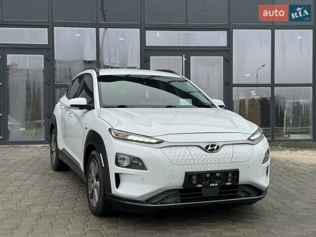 Белый Хендай Kona, объемом двигателя 0 л и пробегом 179 тыс. км за 16350 $, фото 7 на Automoto.ua