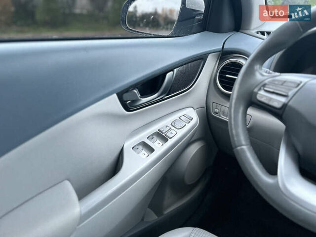 Белый Хендай Kona, объемом двигателя 0 л и пробегом 126 тыс. км за 16999 $, фото 21 на Automoto.ua