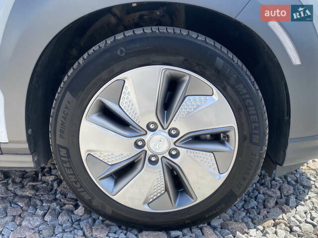 Белый Хендай Kona, объемом двигателя 0 л и пробегом 112 тыс. км за 17900 $, фото 13 на Automoto.ua
