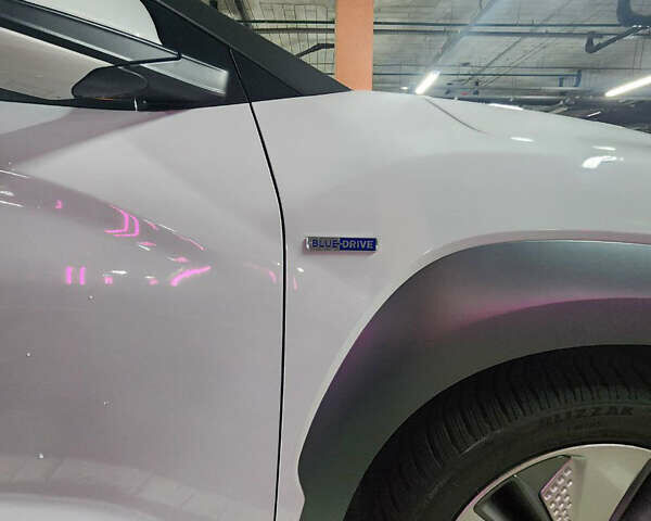 Белый Хендай Kona, объемом двигателя 0 л и пробегом 109 тыс. км за 17900 $, фото 17 на Automoto.ua