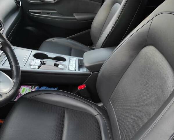 Белый Хендай Kona, объемом двигателя 0 л и пробегом 97 тыс. км за 17999 $, фото 21 на Automoto.ua