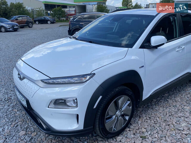 Белый Хендай Kona, объемом двигателя 0 л и пробегом 112 тыс. км за 17900 $, фото 4 на Automoto.ua