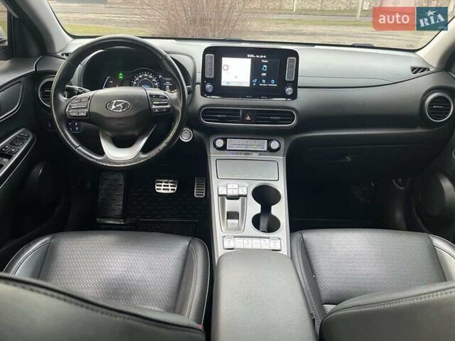 Белый Хендай Kona, объемом двигателя 0 л и пробегом 108 тыс. км за 17950 $, фото 21 на Automoto.ua