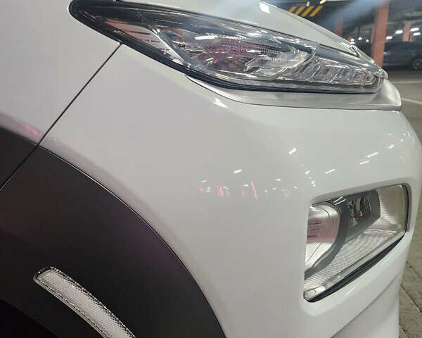 Белый Хендай Kona, объемом двигателя 0 л и пробегом 109 тыс. км за 17900 $, фото 16 на Automoto.ua